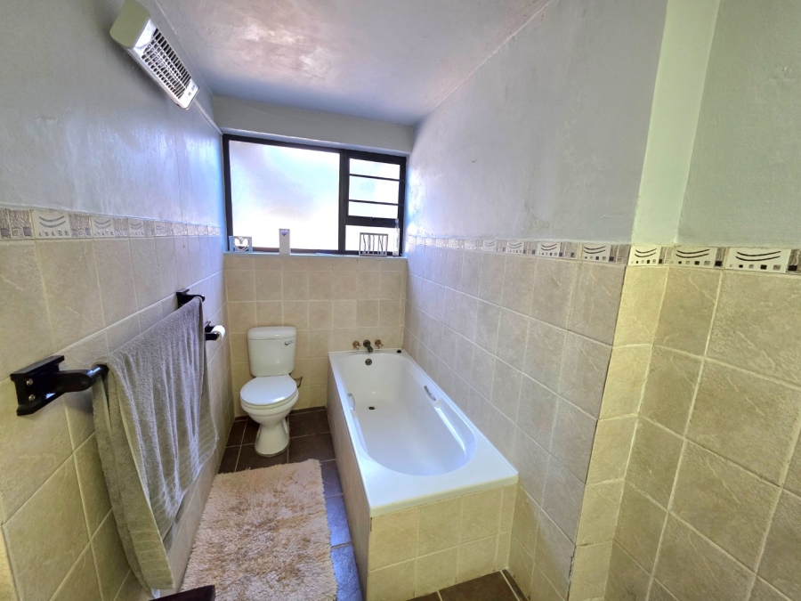 5 Bedroom Property for Sale in Eureka Free State